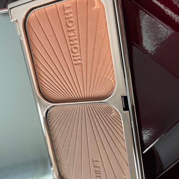 Charlotte Tilbury bronze and sculpt - Picture 2 of 2